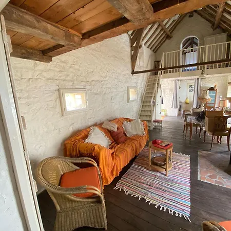 Le Coin Perdu Holiday home Thollet
